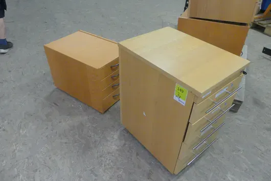 2x Schubladencontainer mit Inhalt (Laborbedarf, Werkzeug, Kleinteile)