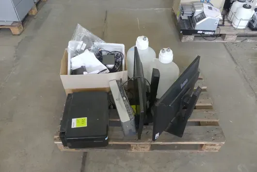 Assortiment (monitoren, printers, mini-pc's, jerrycans, kabels)