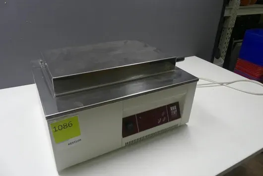 GFL - Water bath with hinged lid