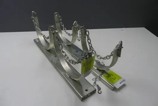 2x gas cylinder wall brackets with safety chain, galvanised