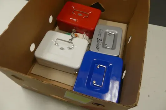 Posten Geldkassetten mit Schlüsseln