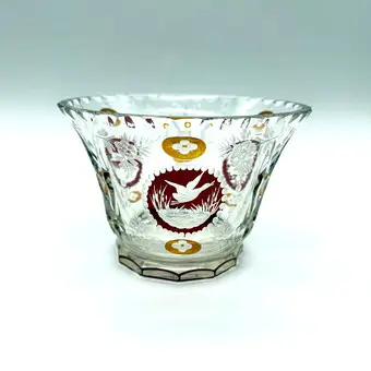 Boheemse kristallen schaal in Biedermeier stijl.