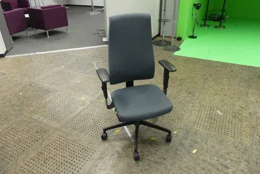 1x Bürostuhl