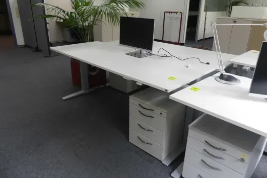 1x bureau à hauteur réglable électrique avec 1x caisson de bureau