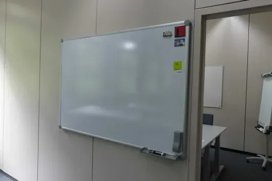 1x Whiteboard