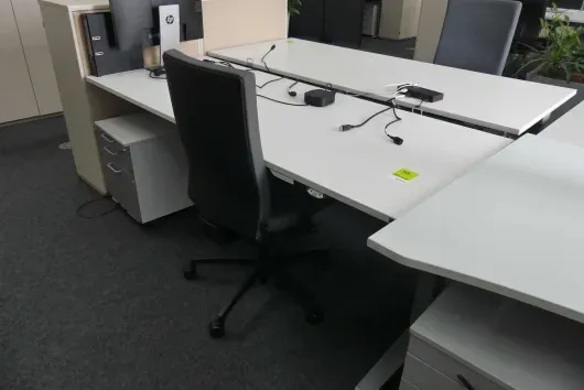 Ensemble de poste de travail avec 1 bureau à hauteur réglable électrique