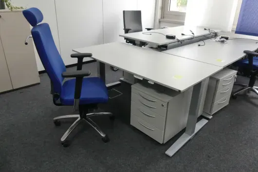 Ensemble de poste de travail avec 1 bureau à hauteur réglable électrique