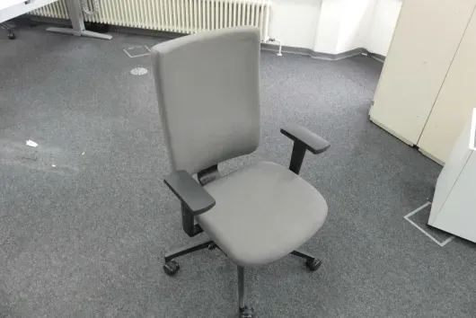1x Bürostuhl