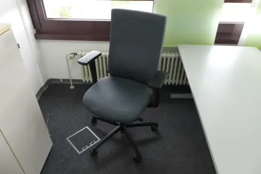 1x Bürostuhl