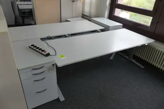 2x bureaux à hauteur réglable électrique avec 2x caissons