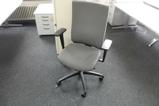 1x Bürostuhl