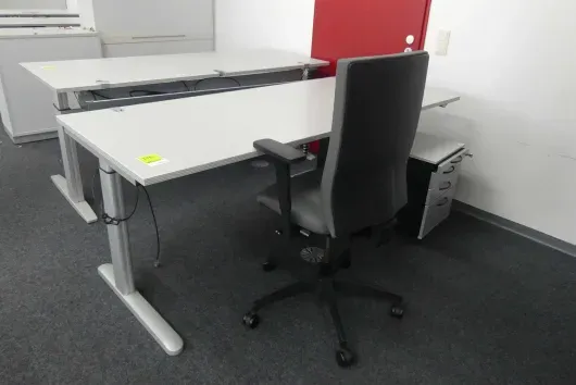 Ensemble de poste de travail avec 1x bureau à hauteur réglable électrique