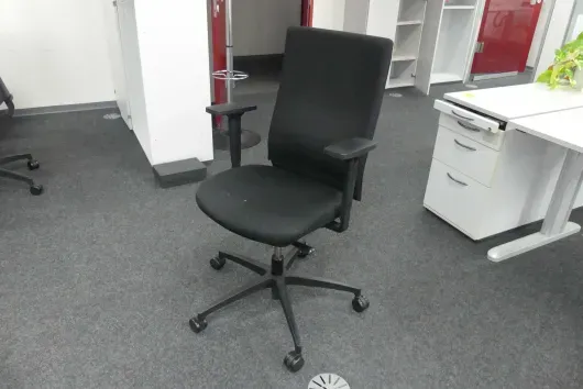 1x Krzesło biurowe