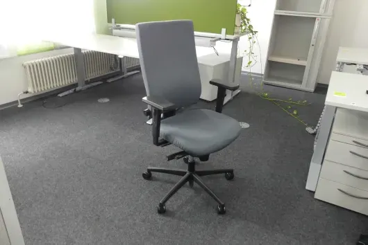 1x Bürostuhl