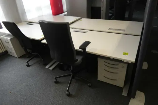 Ensemble de poste de travail avec 1x bureau à hauteur réglable électrique