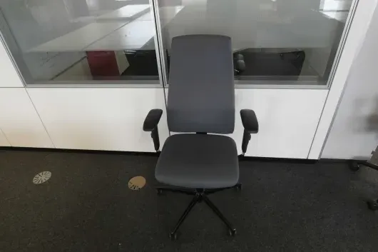 1x Krzesło biurowe