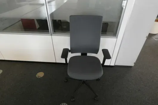 1x Krzesło biurowe