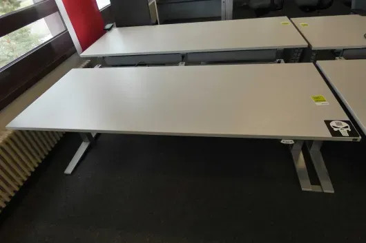 Ensemble de poste de travail avec 1 bureau à hauteur réglable électrique