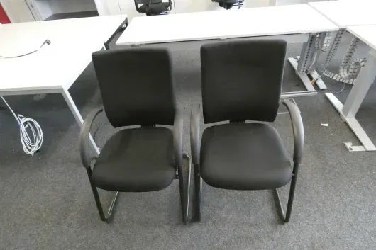 2x krzesło dla gości