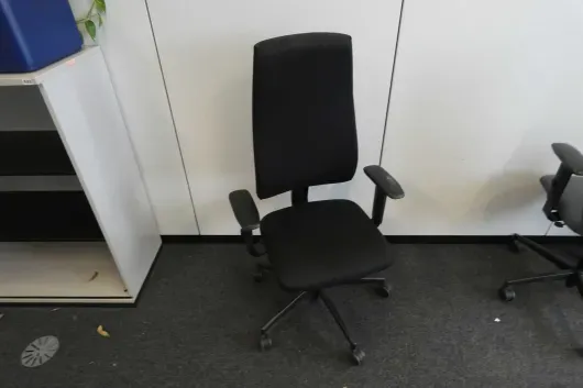 1x Krzesło biurowe