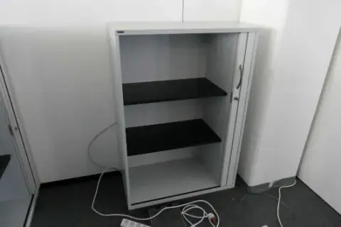 1x Sideboard