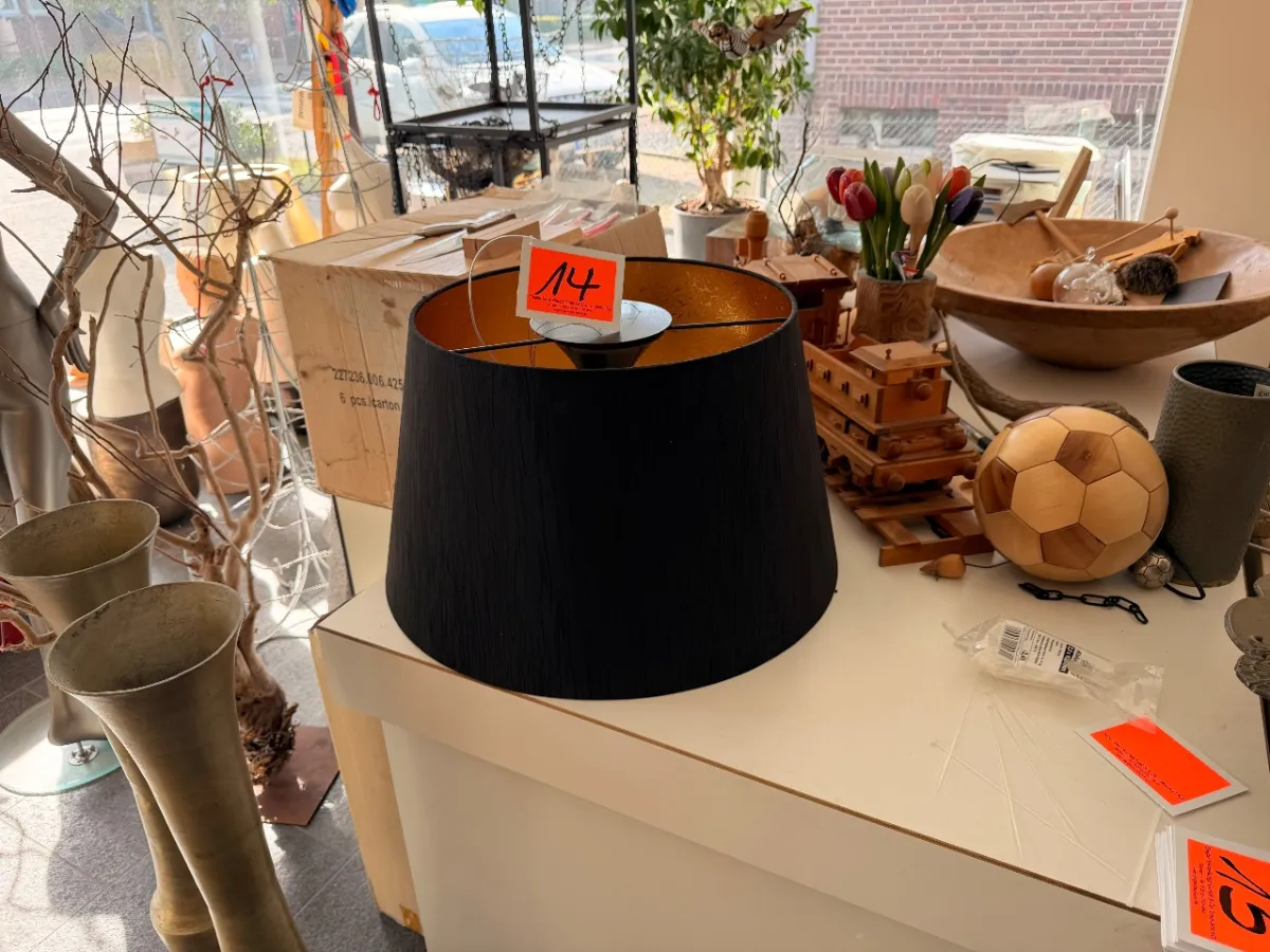 Hänge-Lampe (mit Lampenschirm)