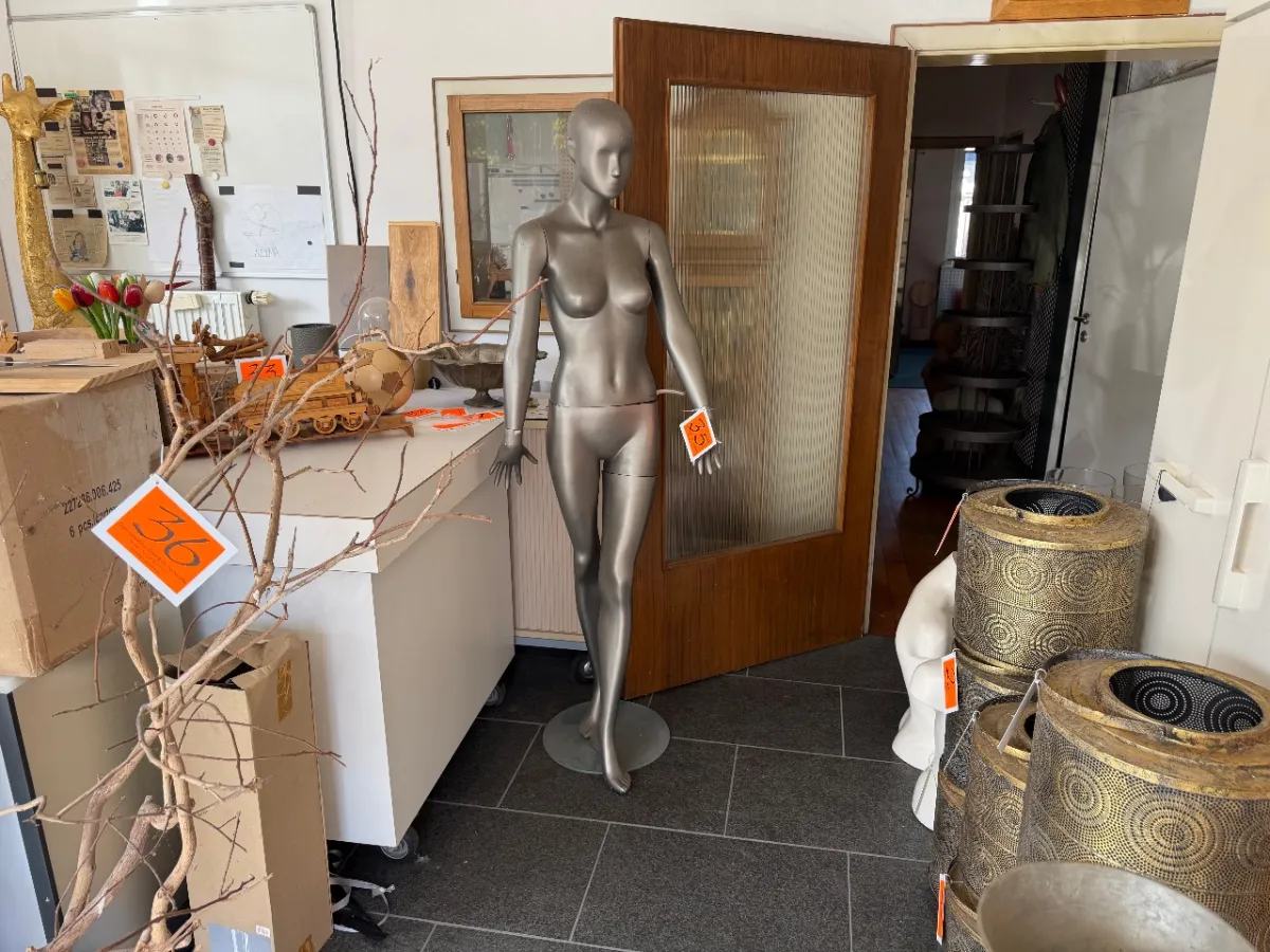 Deko-Schaufensterfigur
