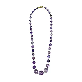 VIOLETTE PERLENKETTE MIT MAGNETVERSCHLUSS AUS 925ER SILBER.