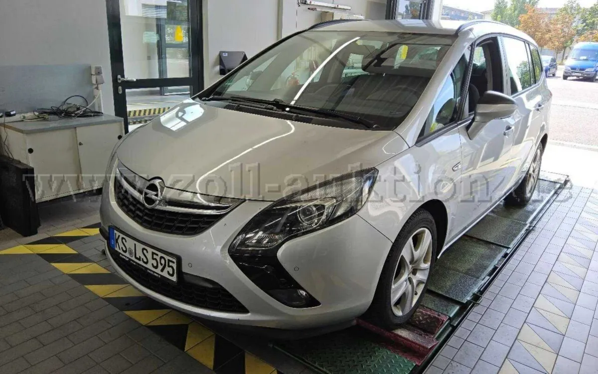 Opel Zafira Tourer B 2.0 DTH AT Edition