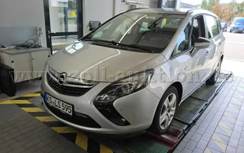 1 Opel Zafira Tourer B 2.0 DTH AT Edition