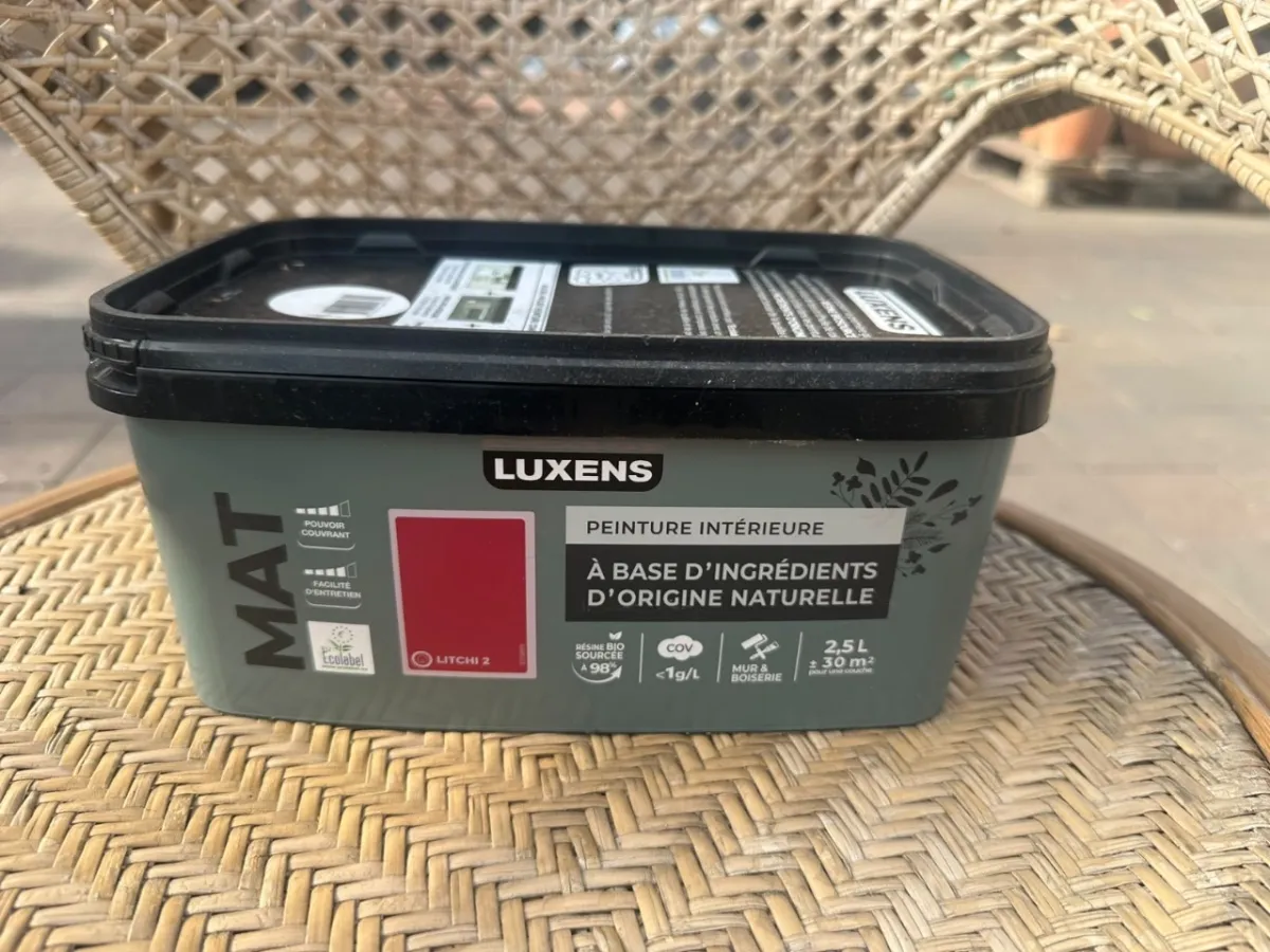 Wall paint (Luxens)