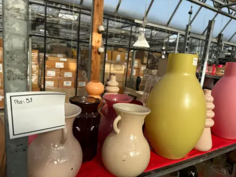 Assorted vases lot