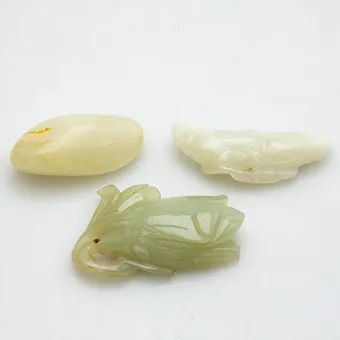 Drie jade hangers, China, late Qing-dynastie (3).
