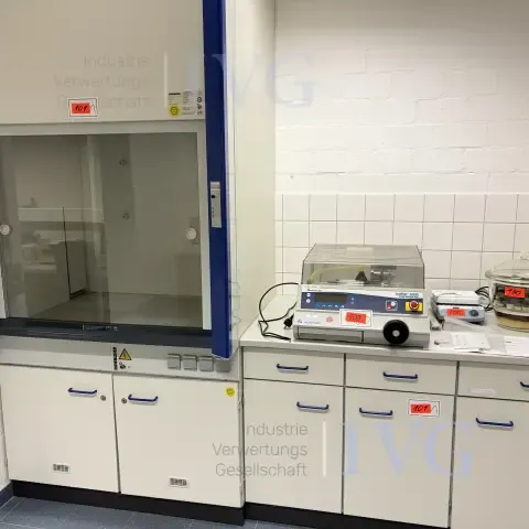 Laboratoriummeubilair met zuurkast HOHENLOHER