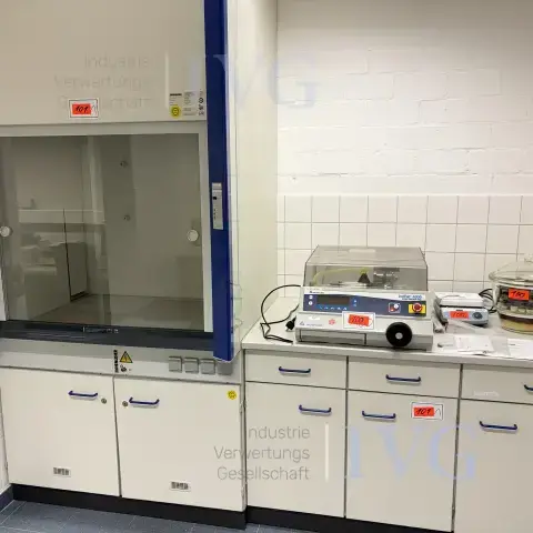 Laboratoriummeubilair met zuurkast HOHENLOHER