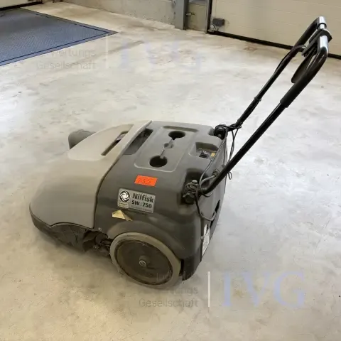 Balayeuse NILFISK SW 750