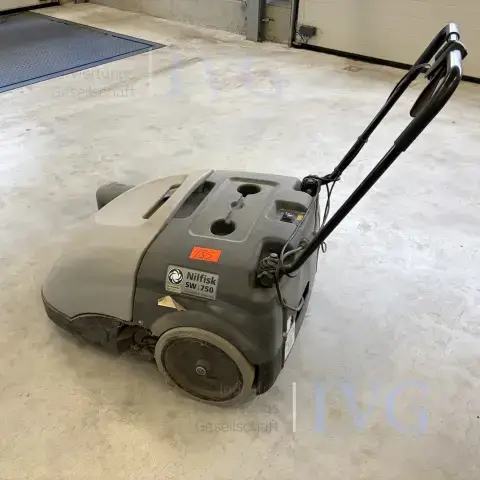 Balayeuse NILFISK SW 750