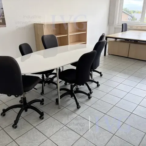 Équipement de bureau table de réunion - bureaux - chaises - armoires