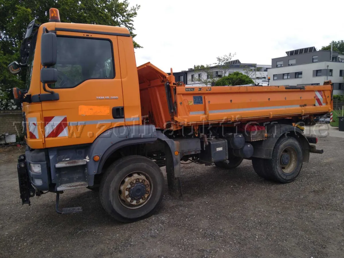 1 MAN 4X4 Kipper