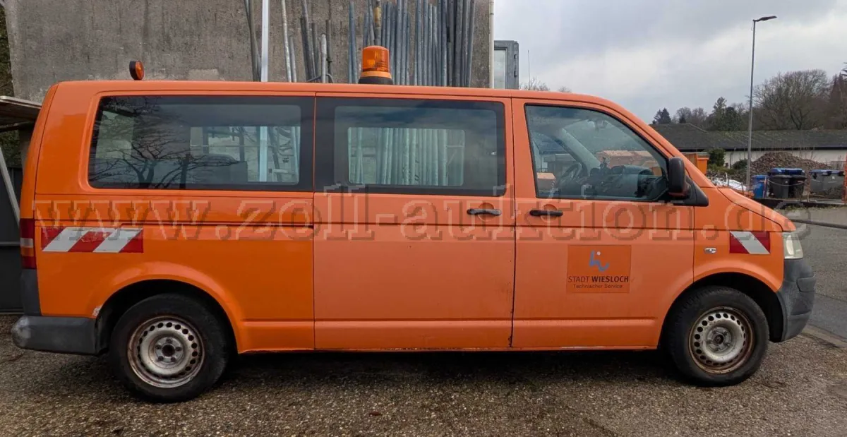 1 Volkswagen T5 Transporter