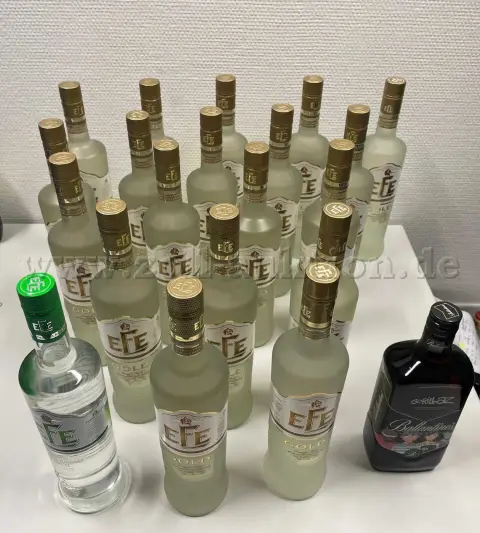 1 лот раки / виски (всего 21 бутылка)