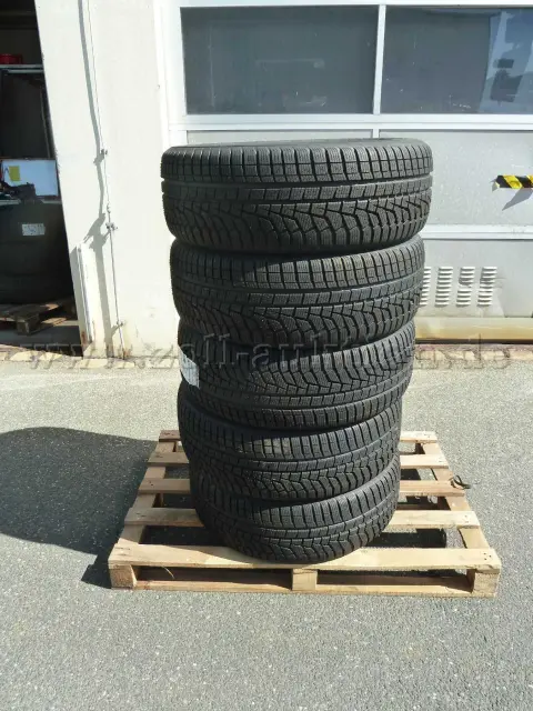 5 pneus hiver Hankook 255/65 R16 109H