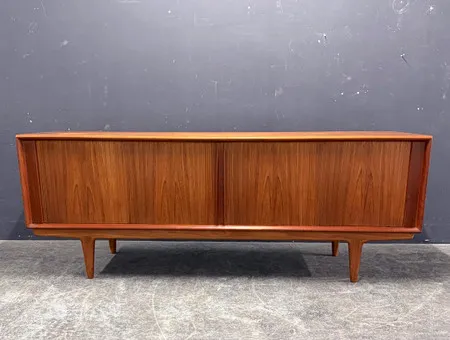 Buffet Bernhard Petersen & Søn.