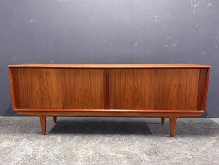 Buffet Bernhard Petersen & Søn.
