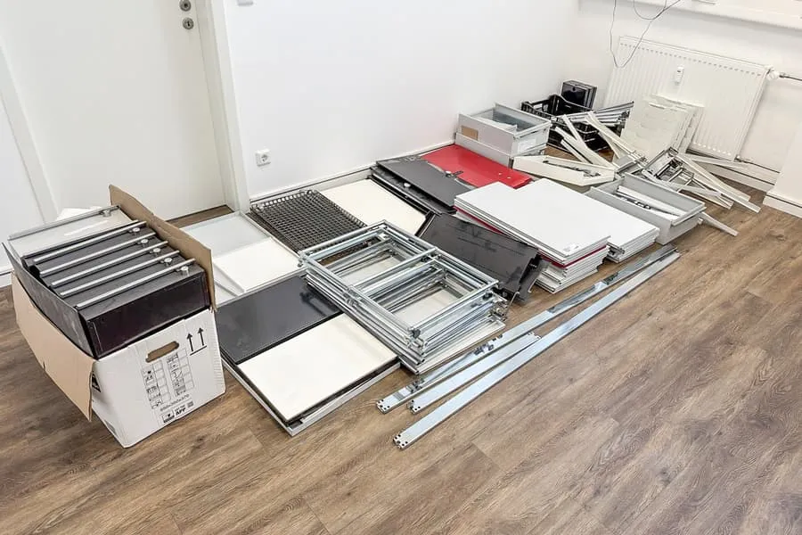 Lot d'éléments de rayonnage USM HALLER