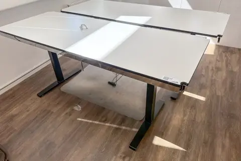 Bureau à hauteur réglable électrique
