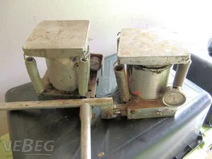 2 stuks hydraulische velhulpmiddelen: