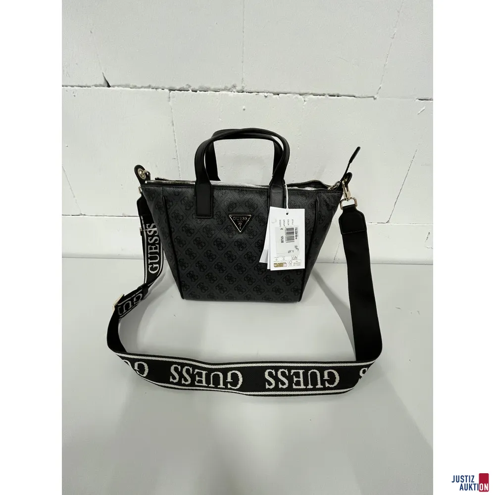 Сумка на плечо Guess черная