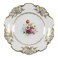 Assiette à décor de fleurs