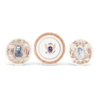 Collection de trois assiettes